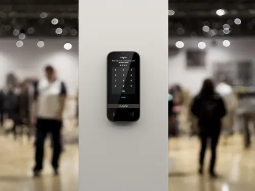 16762-ajax-superior-keypad-touchscreen-g3-jeweller-cerna-image1-big-ies11582204
